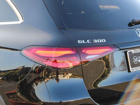 New 2026 Mercedes-Benz GLC 300 4MATIC image 11