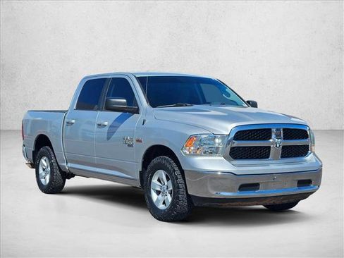 Used 2019 RAM 1500 Classic SLT AWD/4WD image 3