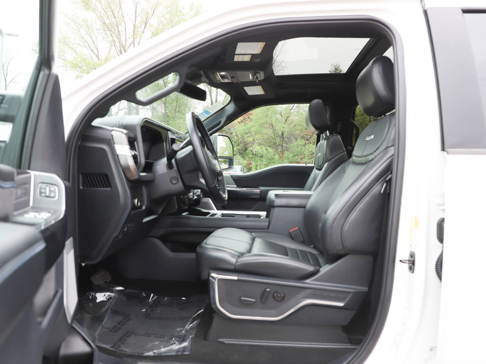 Used 2026 Ford F350 Platinum AWD/4WD image 22