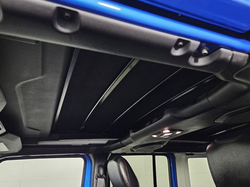 Used 2023 Jeep Wrangler Unlimited Sahara w/ Cold Weather Group image 27