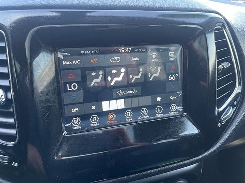 Used 2018 Jeep Compass Latitude w/ Popular Equipment Group AWD/4WD image 31