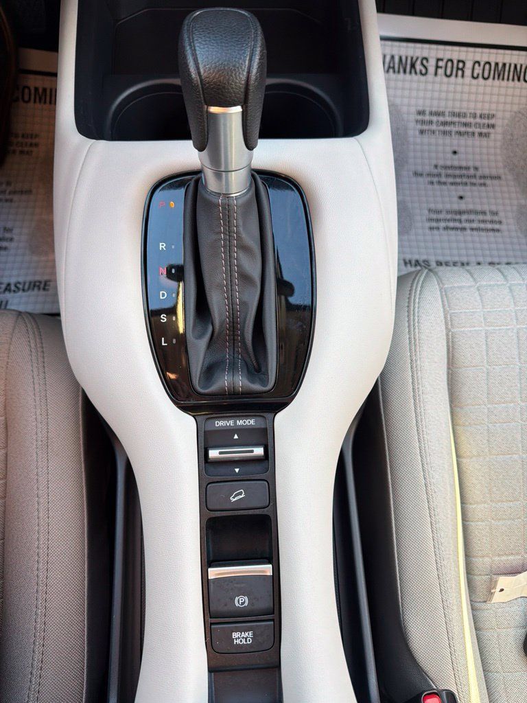 Used 2024 Honda HR-V LX image 33