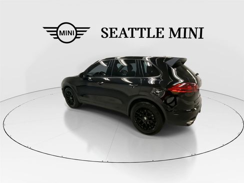 Used 2018 Porsche Cayenne image 8