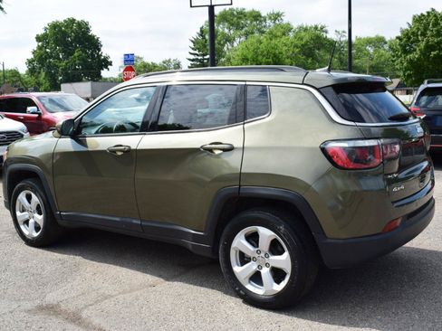 Used 2018 Jeep Compass Latitude w/ Popular Equipment Group AWD/4WD image 10