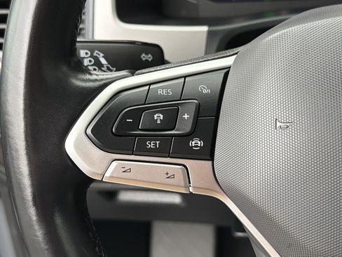 Used 2020 Volkswagen Atlas Cross Sport SEL Premium image 29