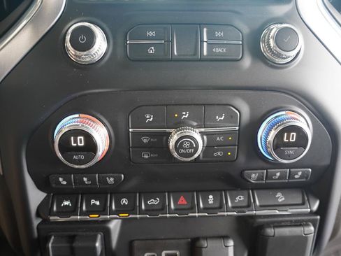 Used 2020 GMC Sierra 1500 SLT AWD/4WD image 21