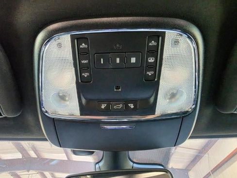 Used 2019 Jeep Grand Cherokee Summit AWD/4WD image 31