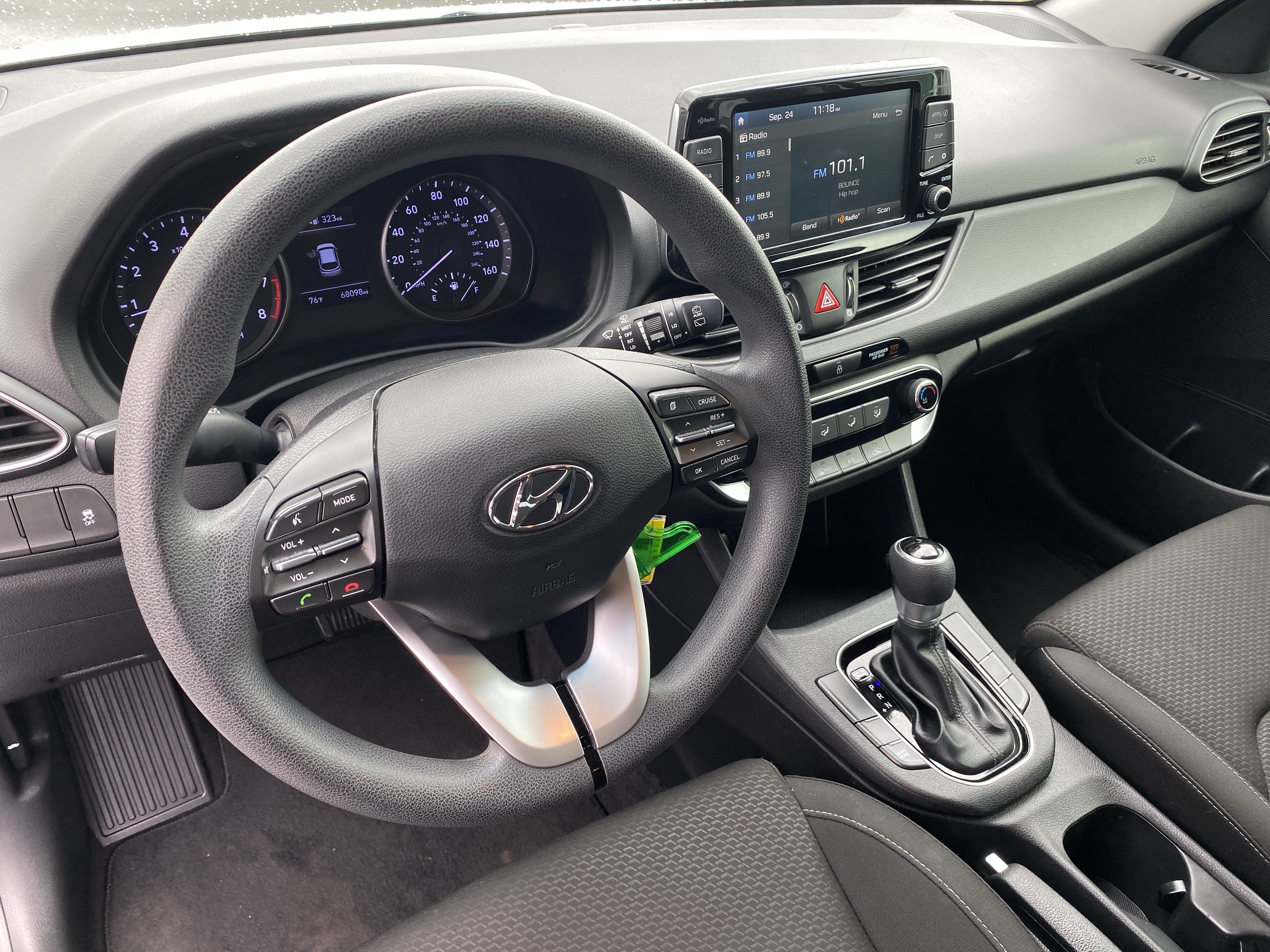 Used 2019 Hyundai Elantra GT FWD image 18
