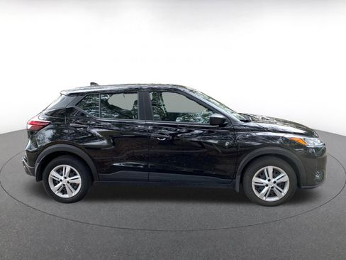 Used 2024 Nissan Kicks S image 8