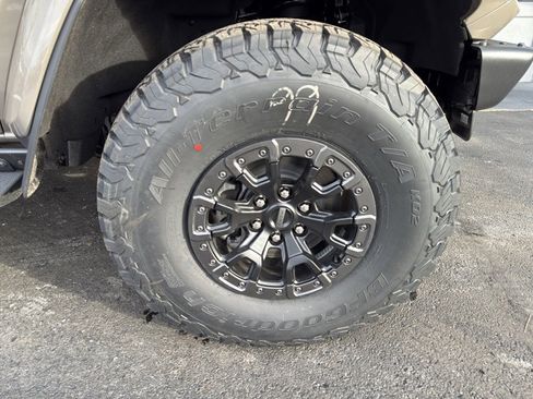 New 2025 Ford Bronco Raptor image 11