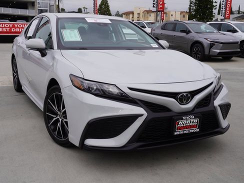 Certified 2023 Toyota Camry SE image 2