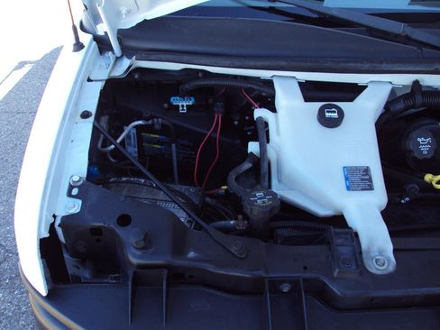 Used 2010 Chevrolet Express 1500 AWD image 26