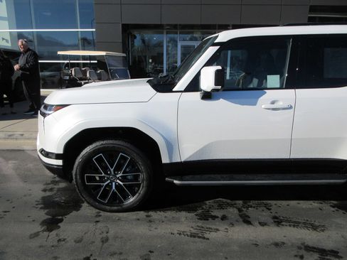 Used 2026 Lexus GX 550 w/ Cold Area Package image 2