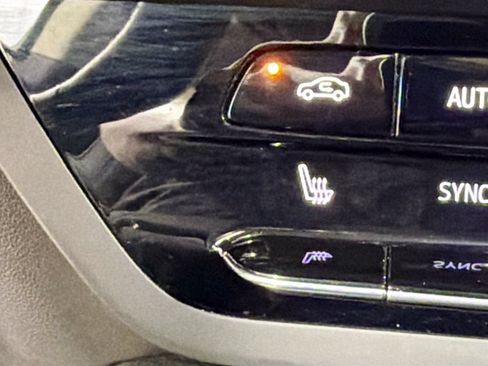 Used 2023 Buick Envision Essence FWD image 21