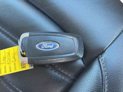 Used 2020 Ford Edge SEL image 35