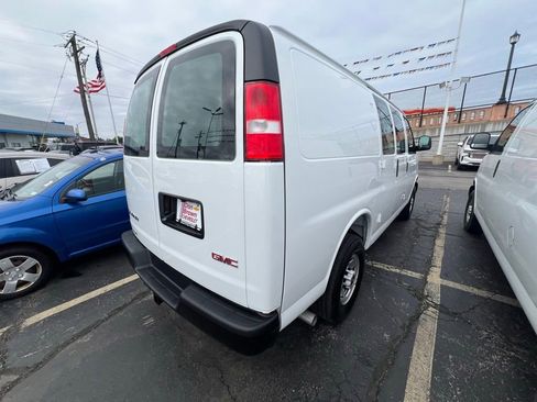 Used 2025 GMC Savana 2500 RWD image 4