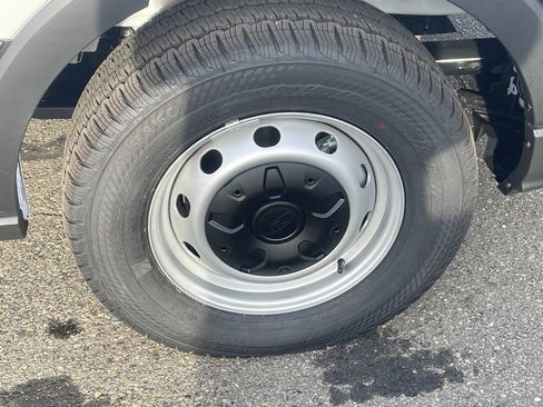 New 2025 Ford Transit 250 Base image 21