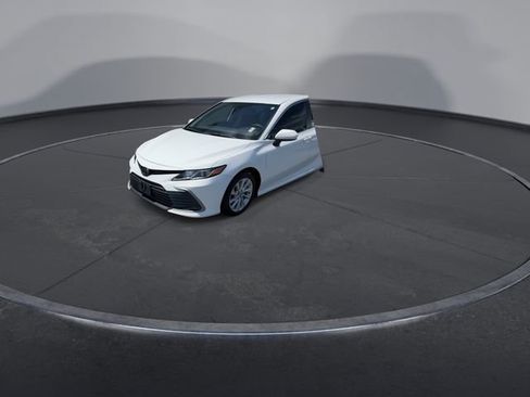 Used 2023 Toyota Camry LE image 7