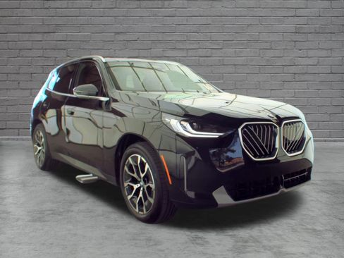 Used 2025 BMW X3 xDrive30i AWD/4WD image 4