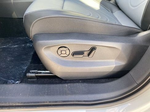 New 2026 Volkswagen Tiguan SE R-Line image 26