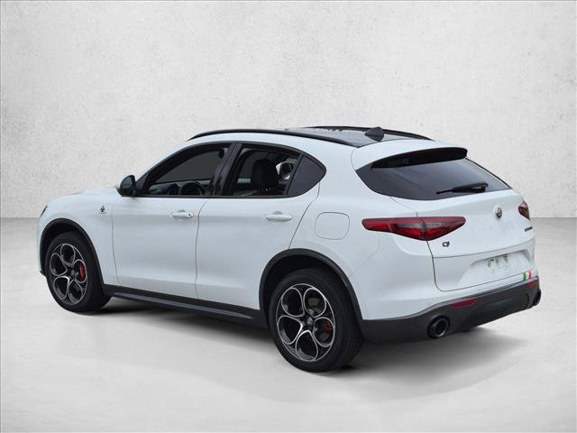 Used 2022 Alfa Romeo Stelvio Ti AWD/4WD image 7