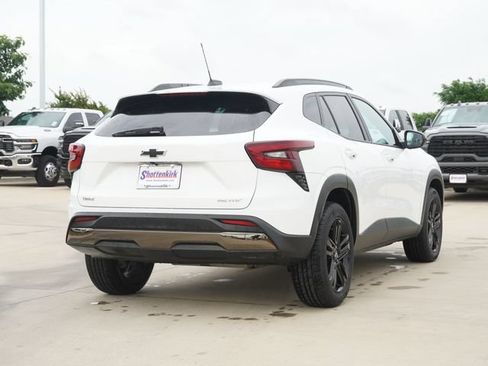 Used 2025 Chevrolet Trax ACTIV w/ Sunroof Package FWD image 9