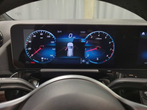 Used 2022 Mercedes-Benz GLA 250 4MATIC image 24