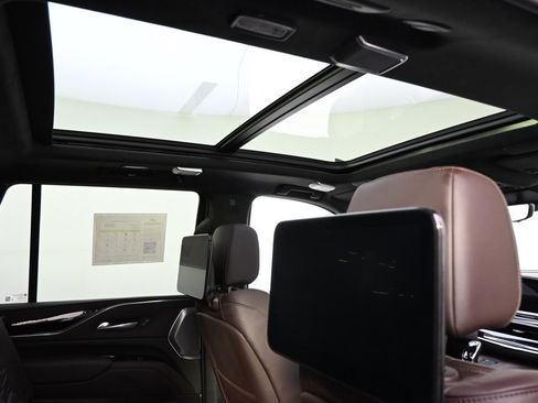 Certified 2024 Cadillac Escalade Sport Platinum w/ LPO, ONYX Package image 17