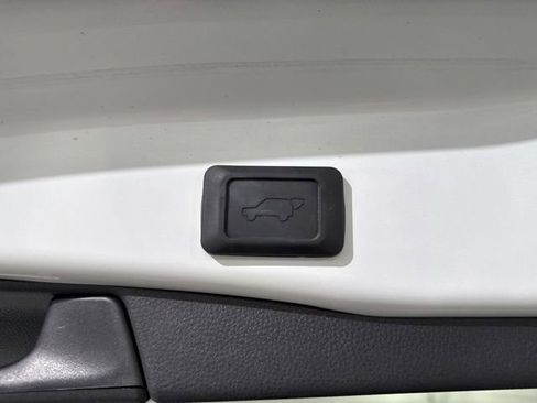 Used 2023 Toyota RAV4 XLE w/ Convenience Package FWD image 15