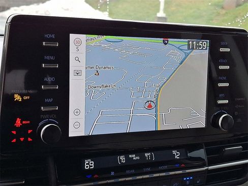 Certified 2024 Toyota Sienna Limited image 24