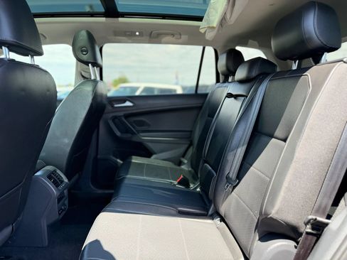 Used 2019 Volkswagen Tiguan SE w/ Panoramic Sunroof Package FWD image 19