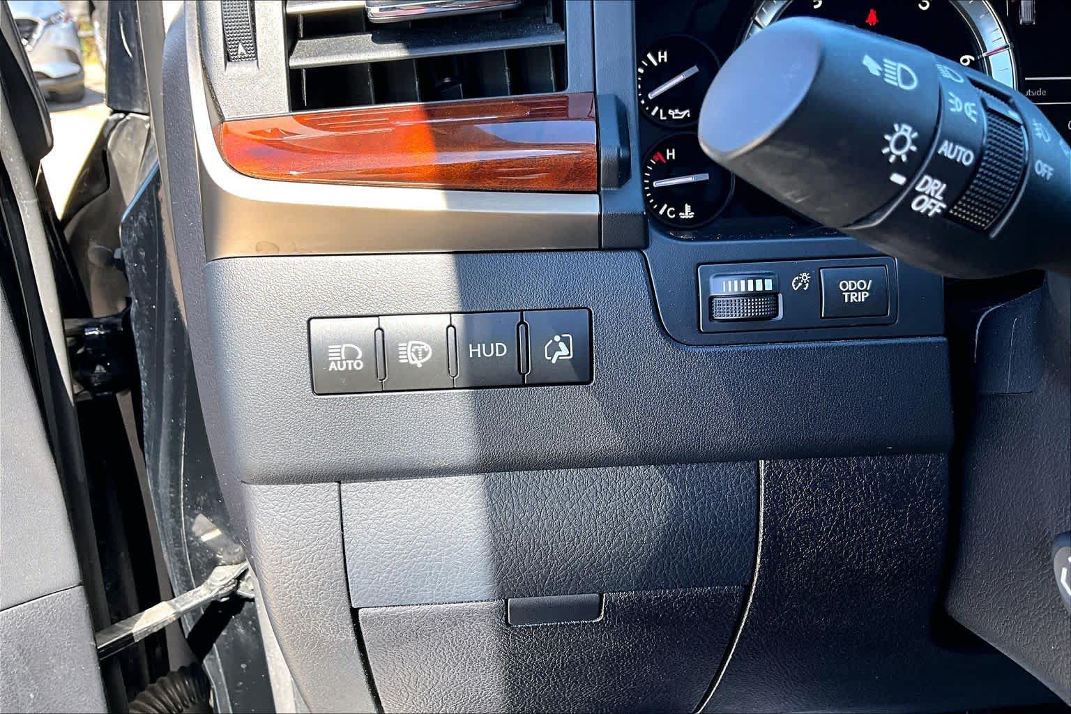 Used 2021 Lexus LX 570 4WD w/ Luxury Package image 36