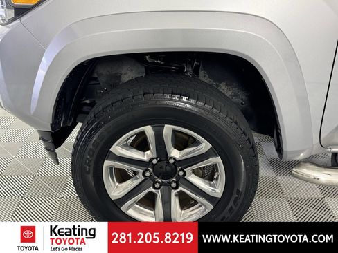 Certified 2016 Toyota Tacoma Limited image 33
