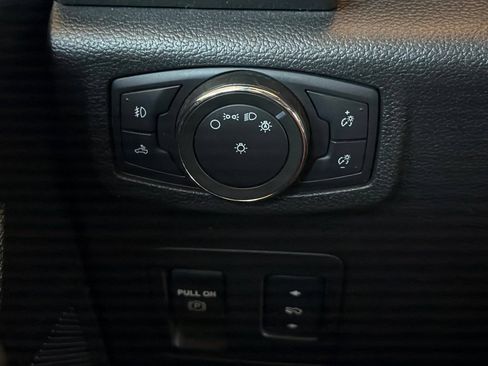 Used 2018 Ford F150 XLT w/ Equipment Group 302A Luxury AWD/4WD image 35
