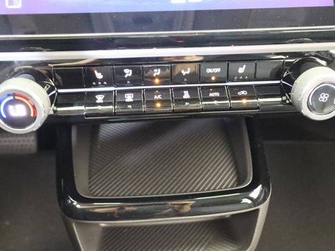 New 2027 Chevrolet Bolt LT w/ Comfort Package FWD image 27