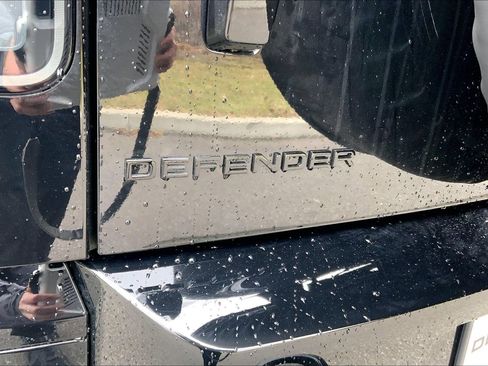 New 2026 Land Rover Defender 130 V8 image 15