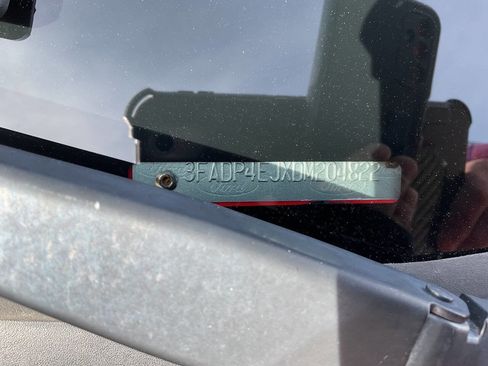 Used 2013 Ford Fiesta SE image 16