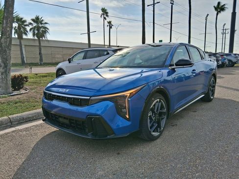 New 2025 Kia K4 GT-Line image 3