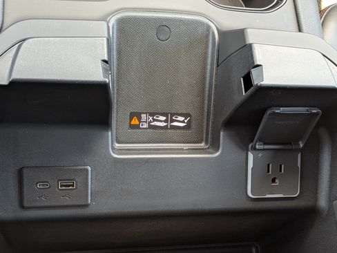 Certified 2025 GMC Sierra 1500 AT4 w/ AT4 Premium Package AWD/4WD image 29