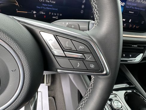 Used 2025 Buick Envision Sport Touring image 24