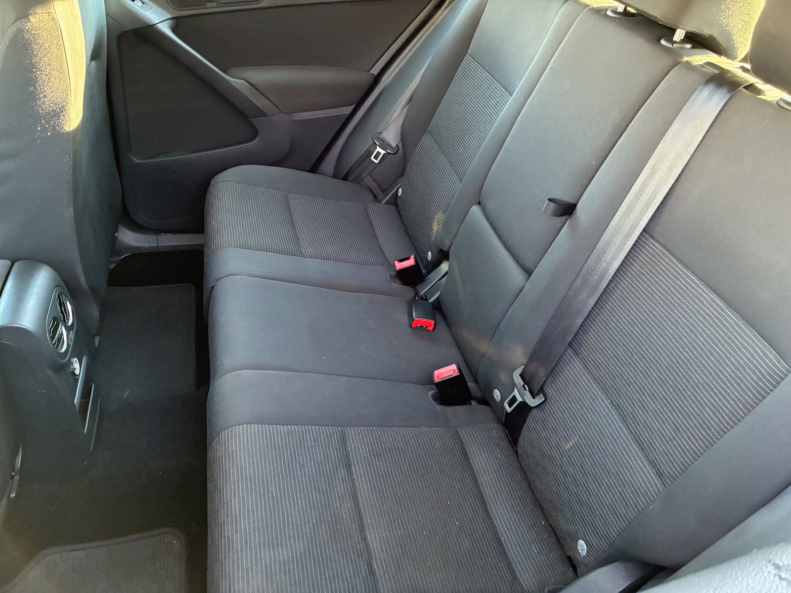 Used 2013 Volkswagen Tiguan S FWD image 12