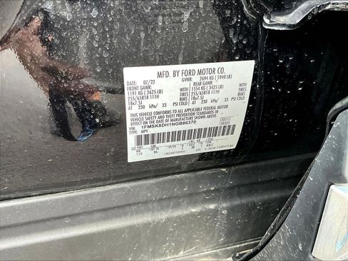 Used 2022 Ford Explorer XLT AWD/4WD image 19