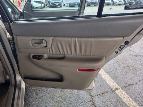 Used 1999 Buick Century Limited FWD image 22