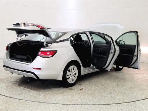 Used 2022 Nissan Sentra S image 12