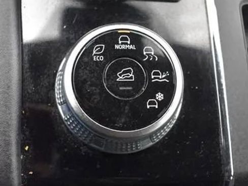 Used 2024 Mitsubishi Outlander FWD image 35