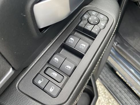 Used 2025 RAM 2500 Big Horn AWD/4WD image 25