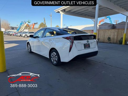 Used 2017 Toyota Prius Two image 6