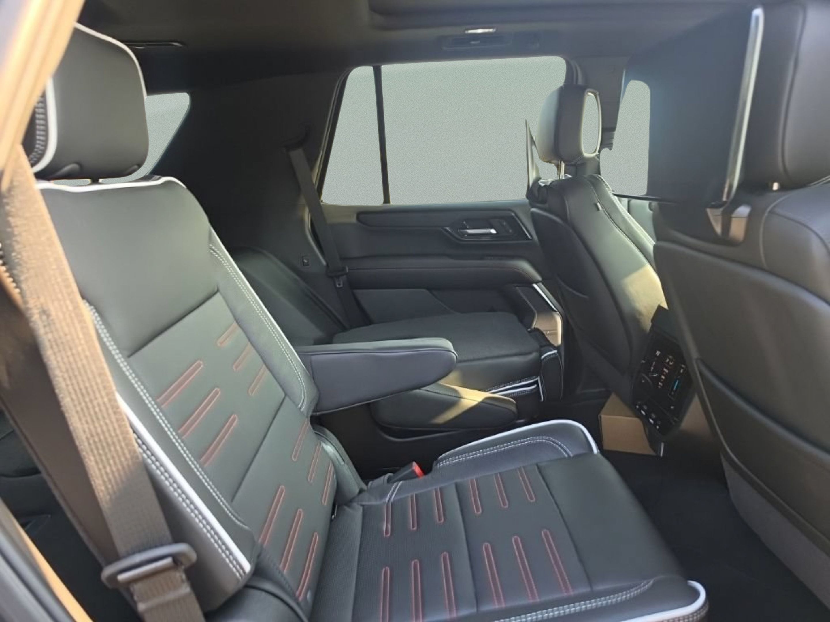 Used 2026 GMC Yukon AT4 Ultimate AWD/4WD image 29