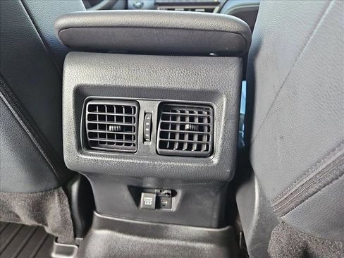 Used 2025 Toyota Camry SE w/ Convenience Package FWD image 17