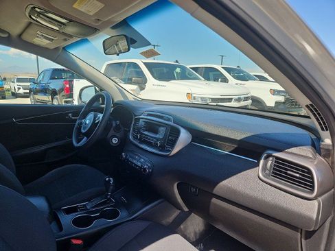 Used 2016 Kia Sorento L FWD image 25